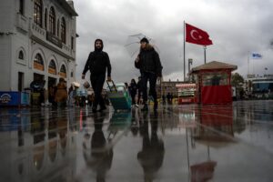 Ascienden a cinco los muertos por las inundaciones en Estambul