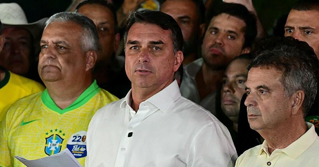 Bolsonaro huyó de Brasil porque es víctima de una «persecución» tras perder las elecciones contra Lula