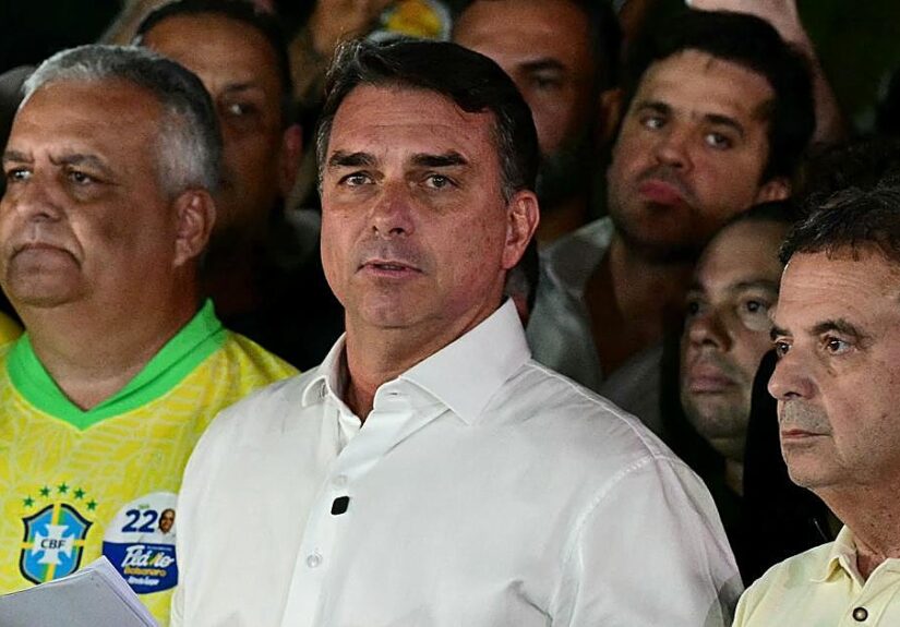 Bolsonaro huyó de Brasil porque es víctima de una «persecución» tras perder las elecciones contra Lula