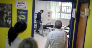 Brasil acude a las urnas en una jornada marcada por el caos en el transporte