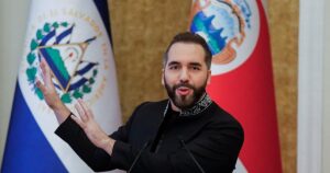 Bukele matiza que la liberación anticipada de presos afectaría solo a 10.000 «colaboradores» de las pandillas