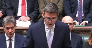 Burnham considera una «dejación de funciones» no revisar las relaciones con la UE tras el Brexit
