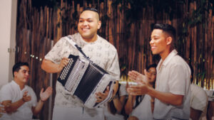 Checho Geles rinde homenaje a Omar Geles con un mosaico de seis clásicos del vallenato