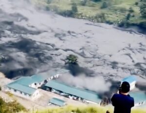Cinco desaparecidos en nuevas inundaciones en Nepal