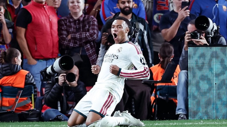 Con doblete Mbappé, el Real le gana el clásico al Barcelona y le tumba un invicto de 23 fechas sin perder