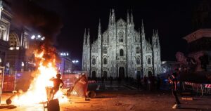 De Portugal a Albania, pasando por Italia, Europa clama contra los recortes y el alto coste de la vida