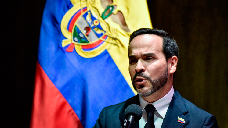 De la Espriella responde con humor a las críticas por su apariencia