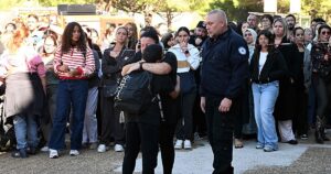 Dos heridos en un instituto cerca de Marsella después de que un alumno les disparara con un fusil de caza