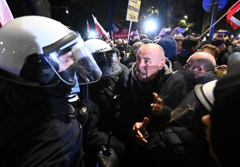 EEUU llama a la calma ante una confrontación «sin precedentes» en Polonia por la crisis del Constitucional