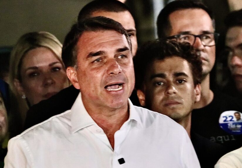 El Supremo brasileño prohíbe a Flávio Bolsonaro salir del país por un caso de blanqueo de capitales