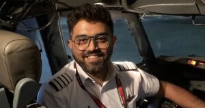 El comandante del vuelo a Israel afirma a Modi que abrió la puerta de la cabina mientras fue apuñalado