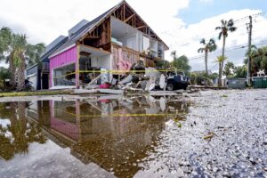 El huracán ‘Isaías’ pierde intensidad tras dejar cuatro muertos y fuertes inundaciones en el sureste de EEUU
