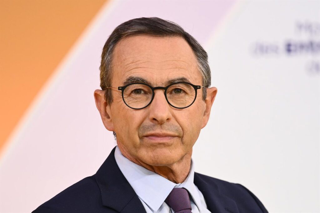 El líder de Los Republicanos pide a Macron la declaración del estado de emergencia en Francia