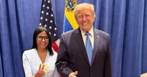 El regreso de María Corina pone a prueba la apuesta de Trump por Delcy