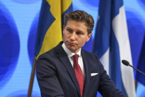 Finlandia anuncia un nuevo paquete de ayuda militar para Ucrania a petición de Kiev