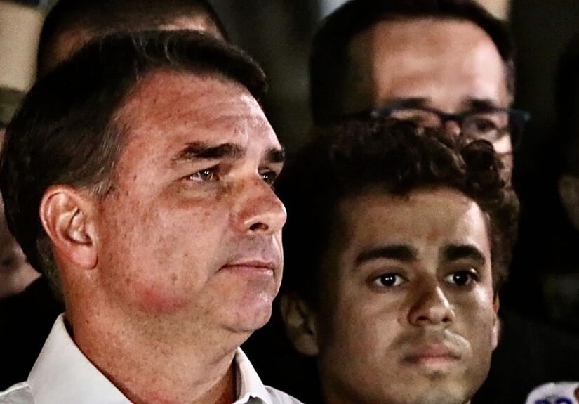 Flávio Bolsonaro denuncia que el Supremo le ha retirado el pasaporte