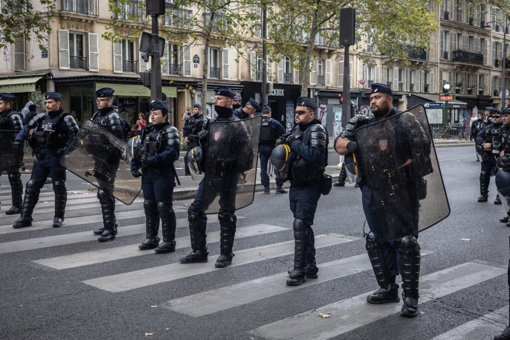 Francia refuerza la seguridad ante una nueva jornada de protestas con prohibiciones y cambios de recorrido