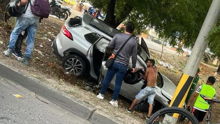 Hallan muerta a una mujer dentro de una camioneta en el área metropolitana de Cúcuta