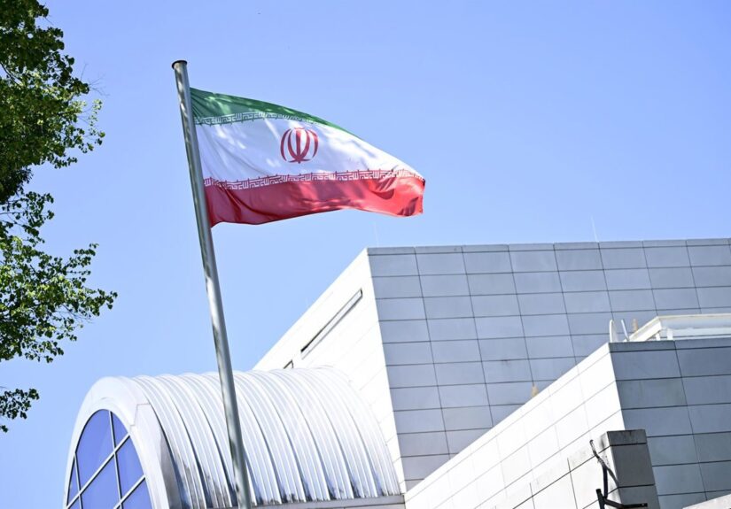 Irán amenaza con destruir centros de datos y cables submarinos en el Golfo si se reanudan los ataques