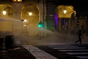 Italia extiende a menores la detención preventiva y criminaliza la participación violenta en protestas