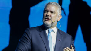 Iván Duque respalda la ley de rescate económico y pide revisar el sistema tributario