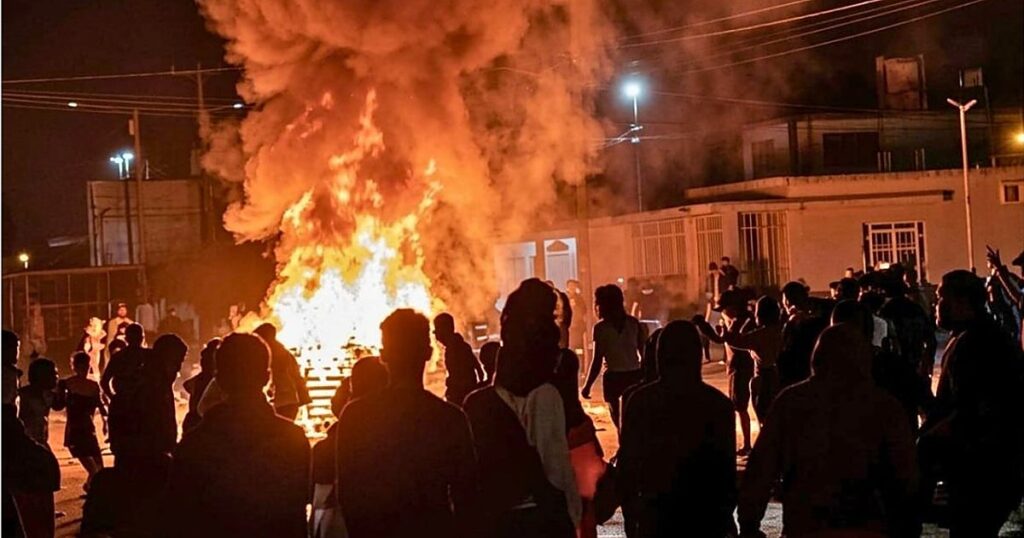 La Fiscalía de Cuba pide hasta 13 años de prisión para los detenidos en las protestas en las que fue incendiada una sede del PCC