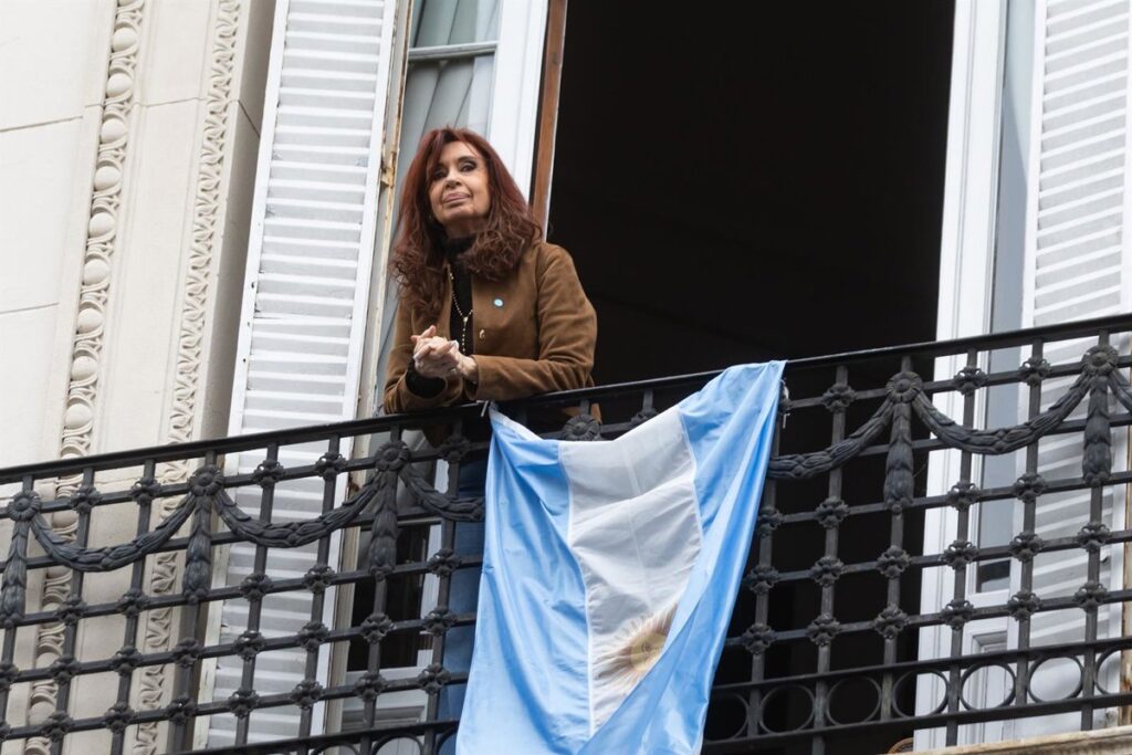 La Justicia argentina unifica los juicios de Hotesur y Los Sauces y complica el horizonte de los Kirchner