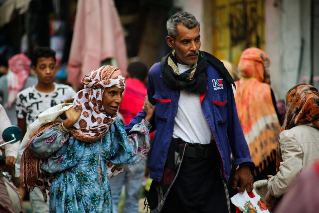 La ONU alerta del deterioro humanitario en Taiz, Yemen, con más de 800.000 personas sin acceso a la ayuda