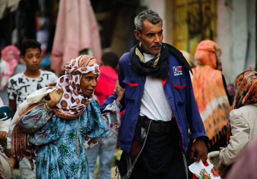 La ONU alerta del deterioro humanitario en Taiz, Yemen, con más de 800.000 personas sin acceso a la ayuda