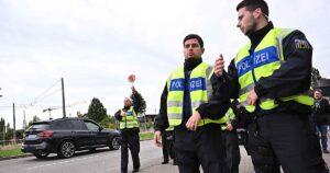 La Policía alemana busca a los sospechosos de arrollar con un coche a varias personas cerca de Hannover