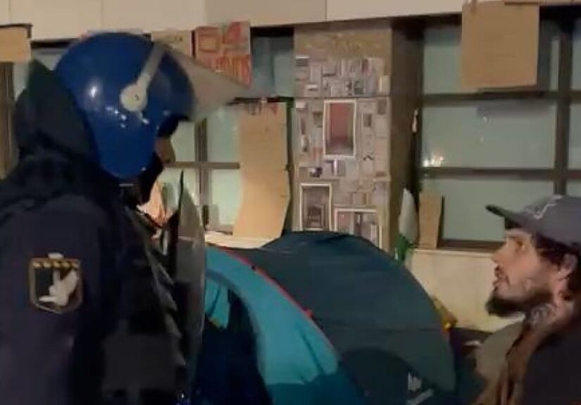 La Policía desaloja de madrugada la acampada por la vivienda en Oporto