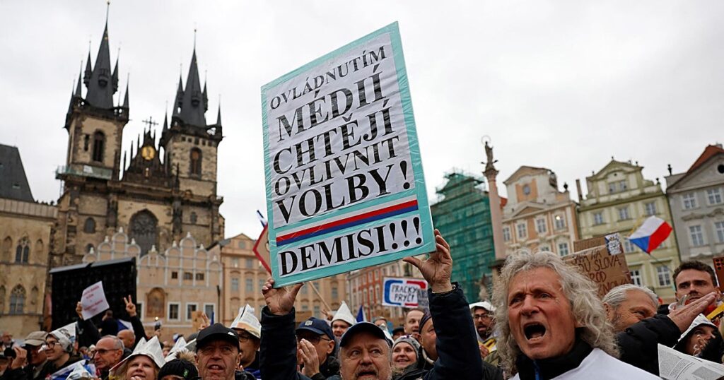 La República Checa se contagia de las protestas en Europa para exigir la protección de los medios públicos