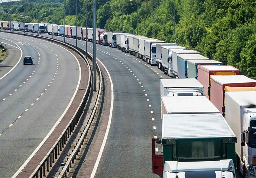 La huelga de transportistas deja desabastecidos supermercados en el sur de Italia