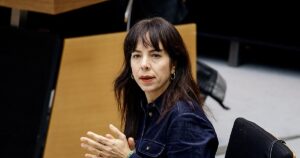 La líder de La Izquierda de Berlín censura sus respuestas en una entrevista por miedo a Hamás
