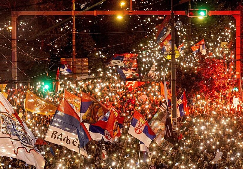 La movilización estudiantil amenaza el plan del presidente de Serbia de perpetuarse