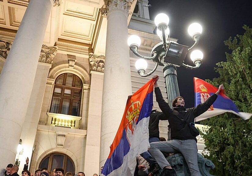 La victoria de los estudiantes sobre el presidente Vucic trae esperanzas de apertura democrática a Serbia
