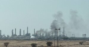 Los hutíes golpean el corazón económico saudí y Yemen se hunde en otra crisis humanitaria