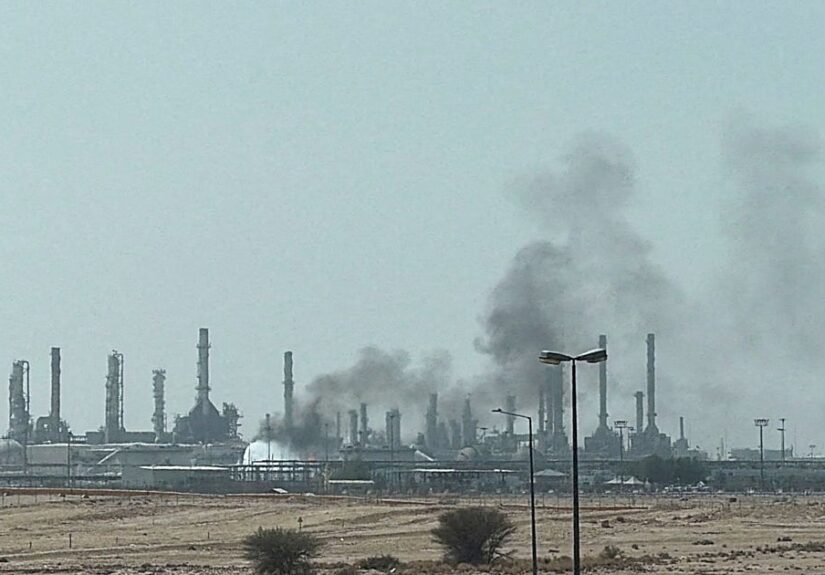 Los hutíes golpean el corazón económico saudí y Yemen se hunde en otra crisis humanitaria