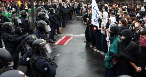 Los profesores se unen a las manifestaciones de los estudiantes en Francia