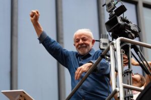 Lula entrega su secreto bancario y el de su familia y reta a Bolsonaro a hacer lo mismo antes de las elecciones