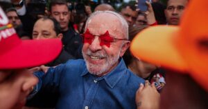 Lula logra una remontada histórica y gana las elecciones en Brasil en una jornada caótica
