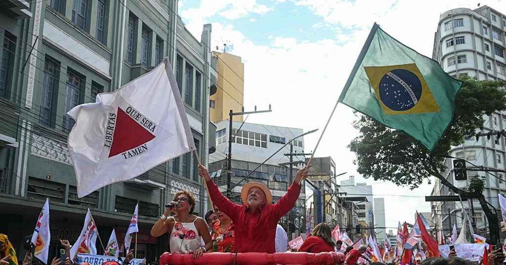 Lula recurre a un paquete billonario de medidas populistas y activa la calle para frenar a Flávio Bolsonaro