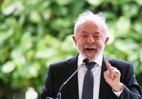 Lula se impone a Flávio Bolsonaro y gana las elecciones presidenciales de Brasil