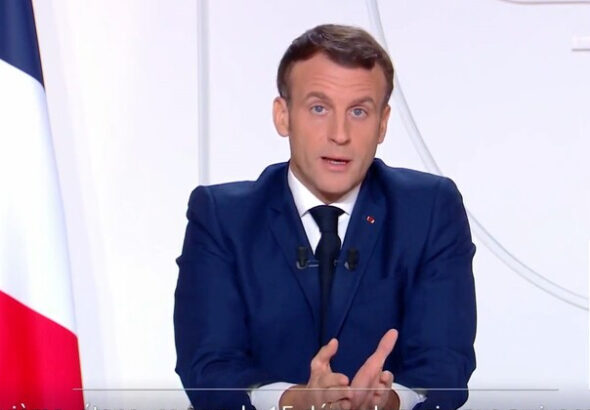 Macron rechaza la dimisión del ministro del Interior tras disturbios en Francia