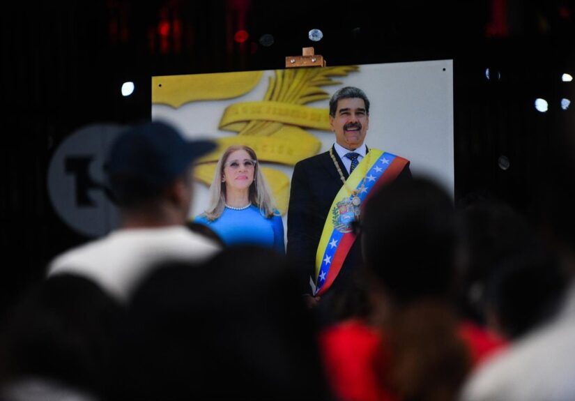 Maduro y Flores se declaran no culpables de represión sistemática y tortura ante el juez