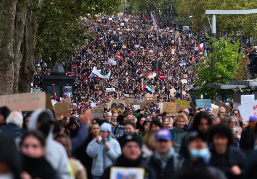 Más de 400.000 manifestantes salen a protestar en Francia en una jornada con menos disturbios