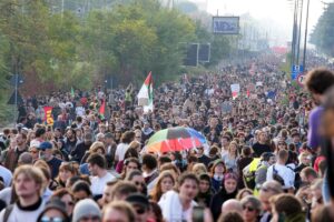 Miles de personas vuelven a salir a la calle en Italia para protestar contra el Gobierno en plena huelga general