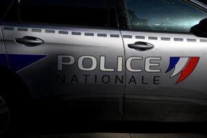 Muere un policía de 22 años tras ser atropellado durante una persecución en Nantes (Francia)