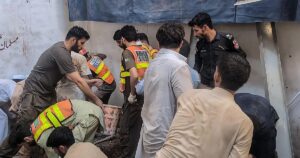 Mueren 27 alumnos y un profesor al derrumbarse el techo de un colegio en Pakistán