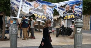 Netanyahu resiste en las urnas y la oposición se divide ante el pacto con los árabes